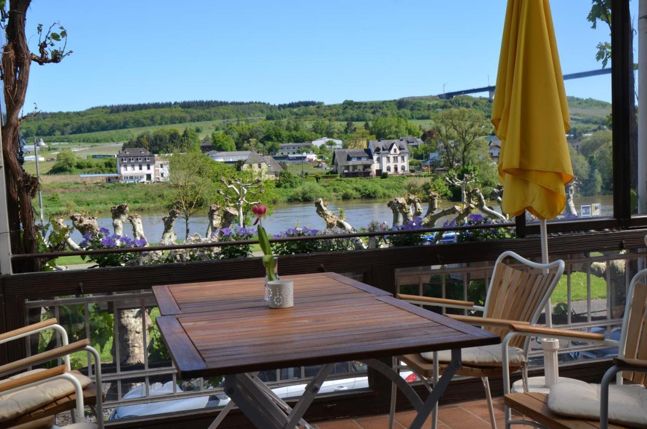 Weingut Erbes-Henn Hotel Ürzig Екстериор снимка